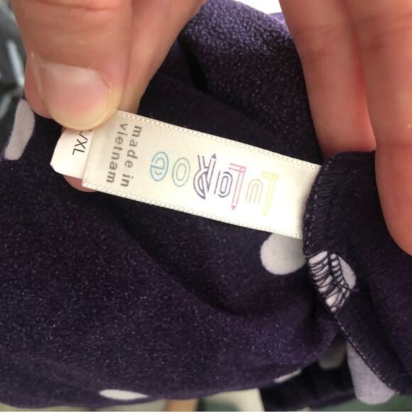 ❤️5/$25 SALE LuLaRoe Kid's Purple Polka Dot Stretch Soft Leggings Pants - Picture 2 of 8